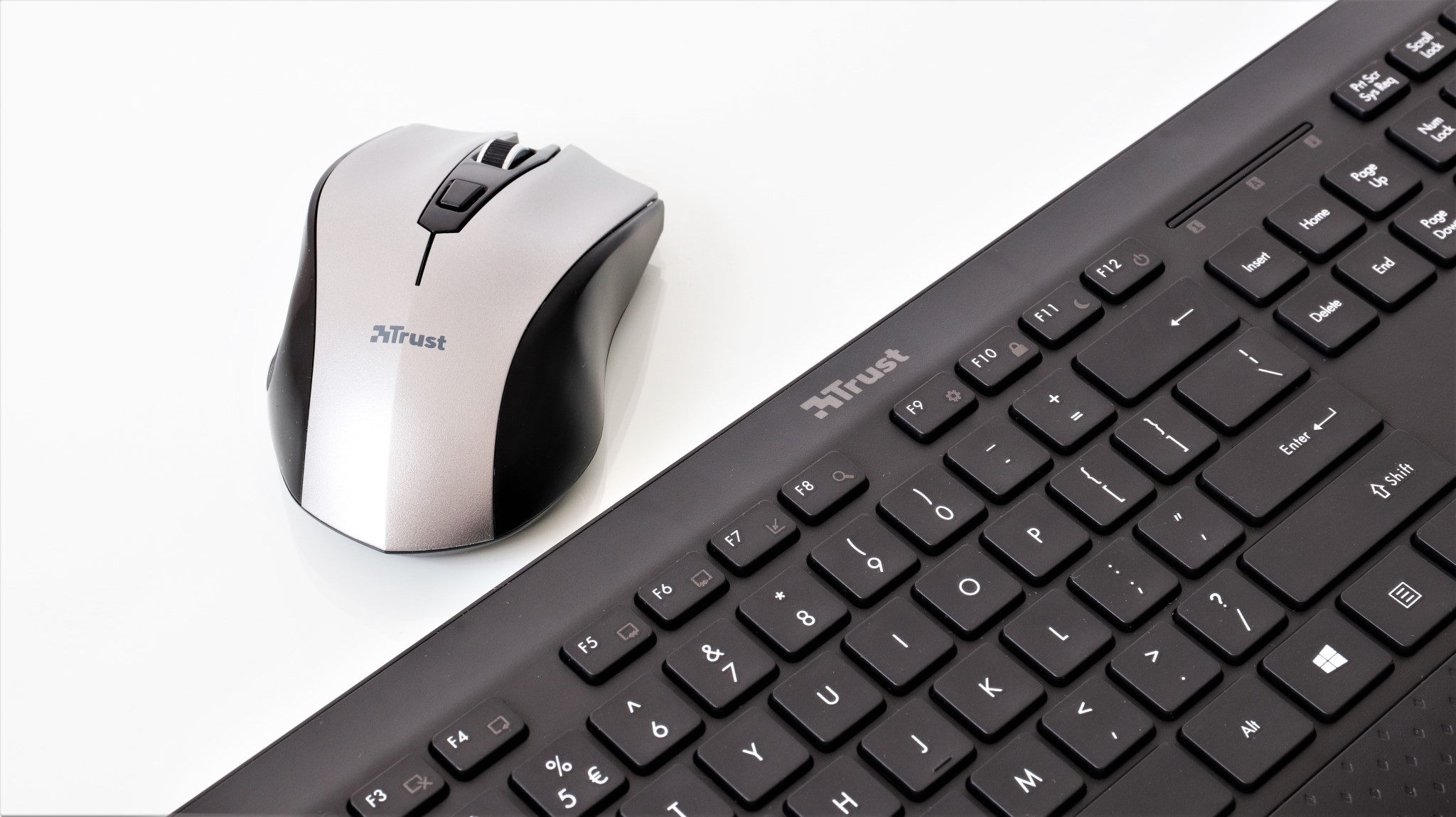 Kit wireless tastatura si mouse Trust Tecla 2