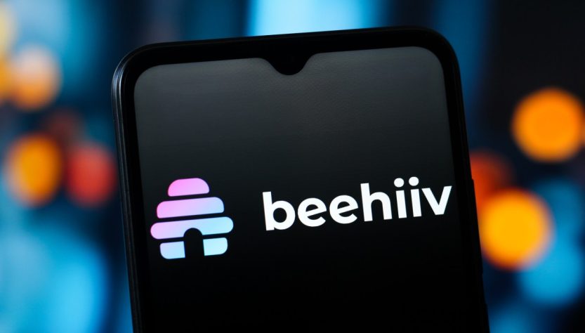 Beehiiv ventures into podcasting, targeting Patreon.