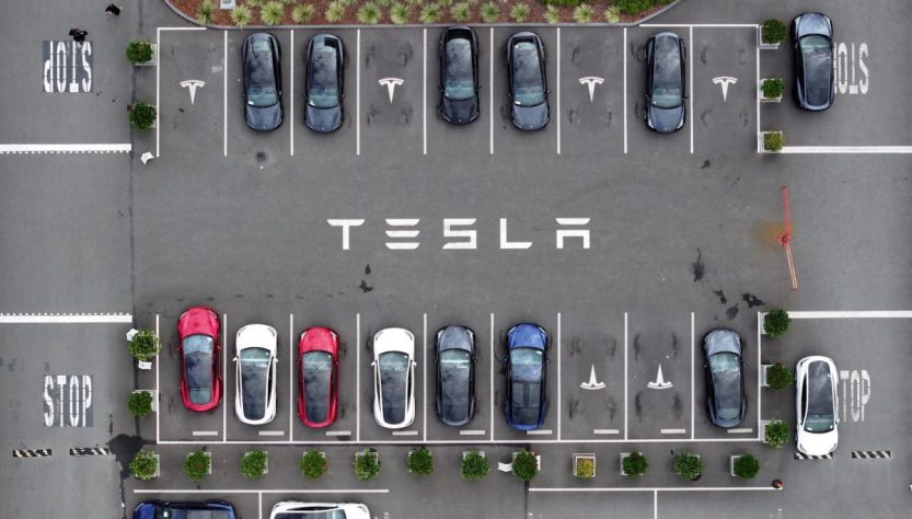 Tesla resolves FSD accident lawsuit while federal inquiries persist