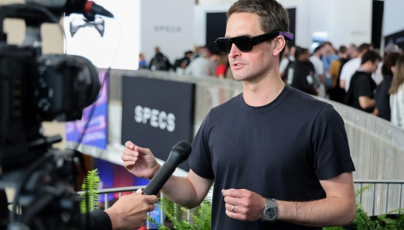 Snap CEO dodges inquiries about Specs preorders during Q2 earnings call