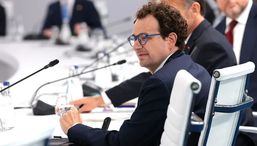 Anthropic proposes AI safety legislation that could prevent a model's deployment if it poses a risk of causing the deaths of over 50 individuals.